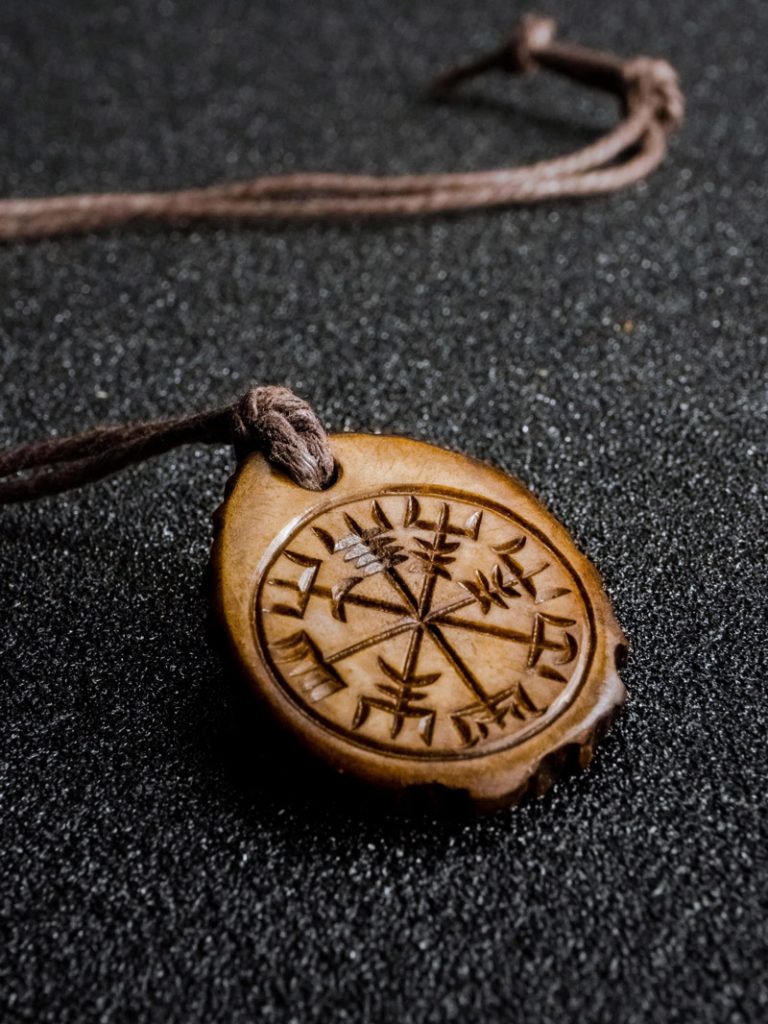 AlgizRune Art - Historical Design Jewellery